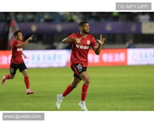 国际球星足球赛裁判身份揭秘与影响力分析