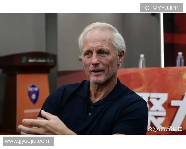 足球球星伤疤背后的拼搏故事与不屈精神见证