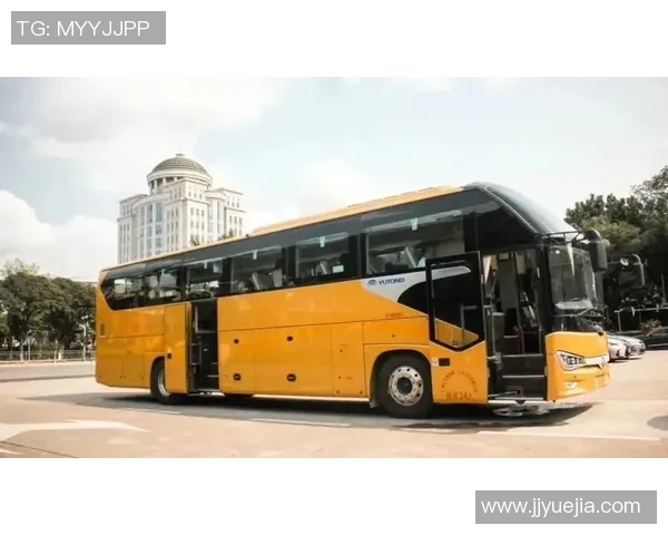 足球球星专用大巴揭幕 高端设计与豪华配备打造明星出行新体验